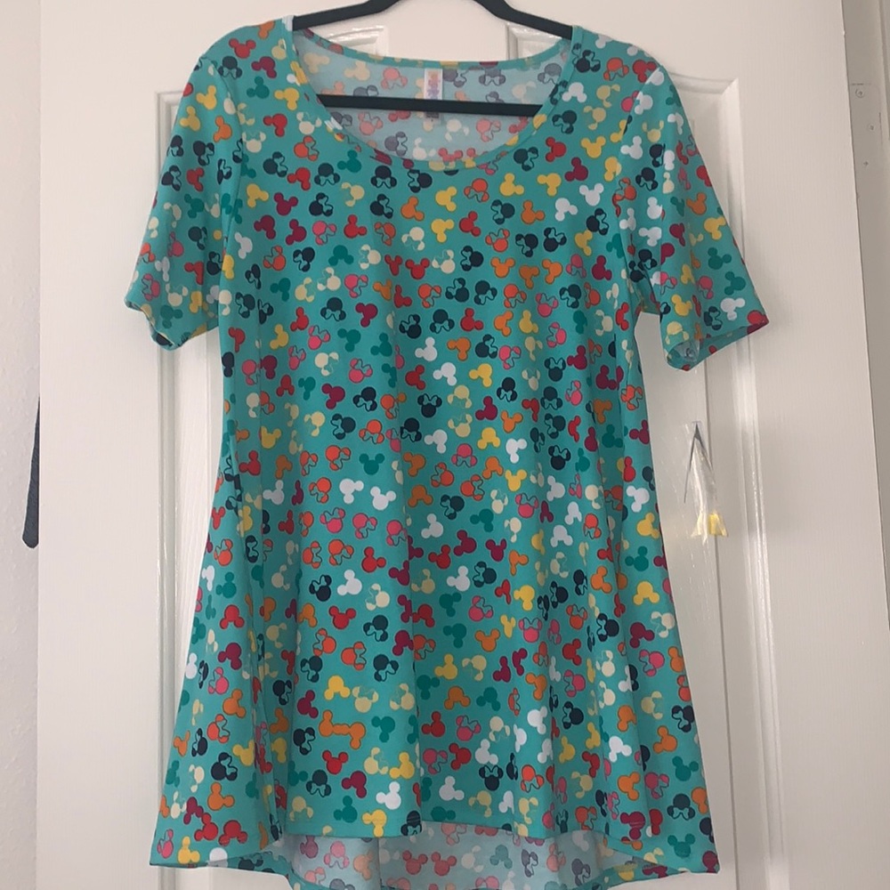A new with tags Disney Lularoe perfect t
